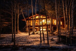 Exterior - Charming 3-bedroom hand-hewn LOG cabin perfect for relaxing/cozy getaway (Aitkin)