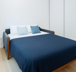 1 bedroom, iron/ironing board, WiFi, bed sheets - Paris Bleu Apartment : Faubourg Saint-Denis | Walk to Metro (Paris)