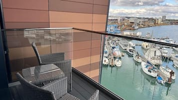 Apartment, 2 Bedrooms, Fireplace | Balcony