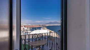 Habitación de lujo con 1 cama doble o 2 individuales, vistas al mar | Vistas del balcón