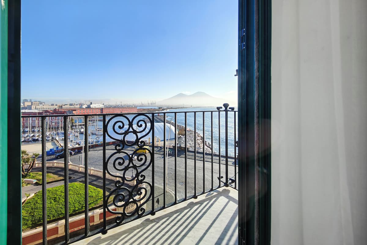 Superior Studio Suite, Sea View | Terrace/patio