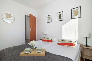 Skrivebord, strygejern/strygebræt, weekendseng, Wi-Fi