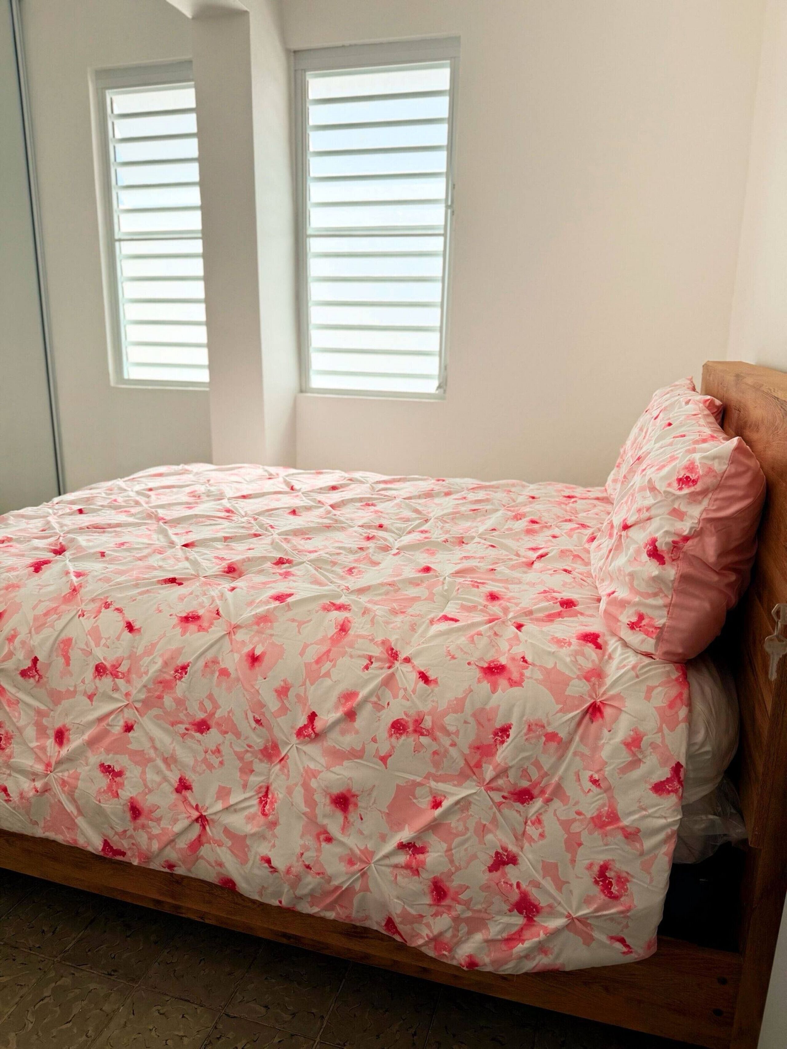 Zimmersafe, Bügeleisen/Bügelbrett, Bettwäsche