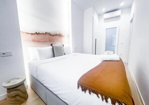 2 bedrooms, iron/ironing board, free WiFi, bed sheets - Well-located apartment near Castellana (Madrid)