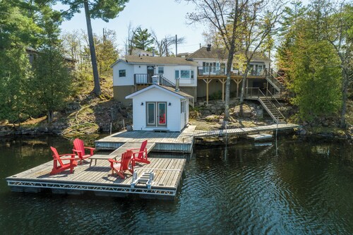 Sunrise Bay Cottage - Your Perfect Escape on Stoney Lake, 1.5 hrs from the GTA