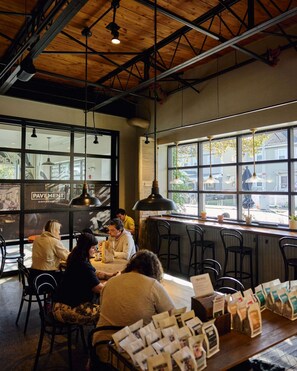 Dining - Steps to Charles River | Bar & Restaurant + Gym (Boston)