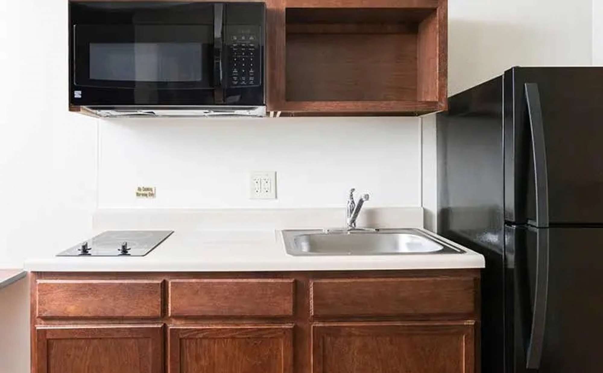 Fridge, microwave, stovetop