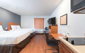 Desk, iron/ironing board, WiFi, bed sheets - 2 Queens w/ Kitchen Minutes From The Airport (Lafayette)