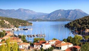 Marina - Elegant Contemporary Villa with Mesmerising Ionian Views and Sea Access (Meganissi)