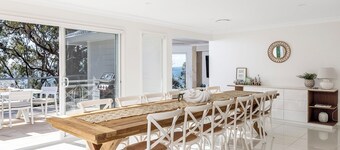 Dutchies Dream – Elegant Family Home by the Water