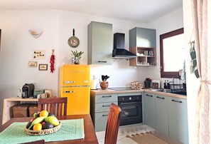 Private kitchen - Three Owls and a Cucumiao (Sardegna)