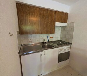 Mikrobølgeovn, ovn og kokeplater