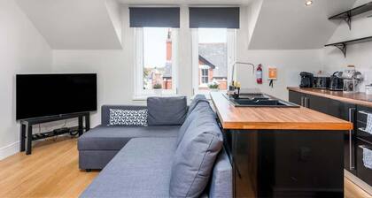 Seabreeze Retreat - Central Location, Free Parking, Quiet Area