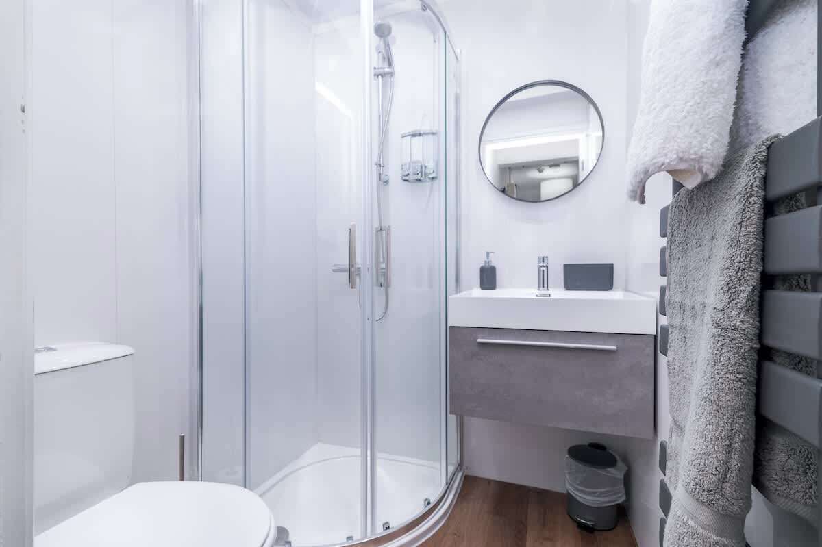 Shower, hair dryer, shampoo