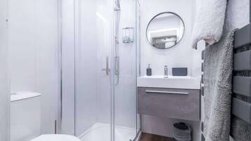 Shower, hair dryer, shampoo