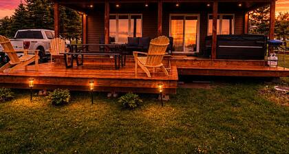 Frandy's River Resort, Hot Tub, Docks/River front