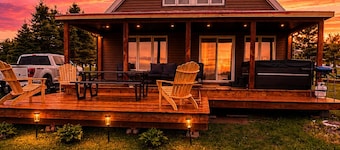 Frandy's River Resort, Hot Tub, Docks/River front