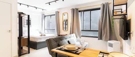 Studio | Pimennysverhot, silitysrauta/-lauta, ilmainen Wi-Fi