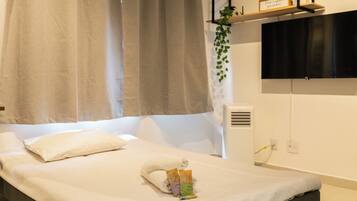 Studio | Blendingsgardiner, strykejern/-brett og wi-fi (inkludert)