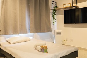 Studio | Blendingsgardiner, strykejern/-brett og wi-fi (inkludert)