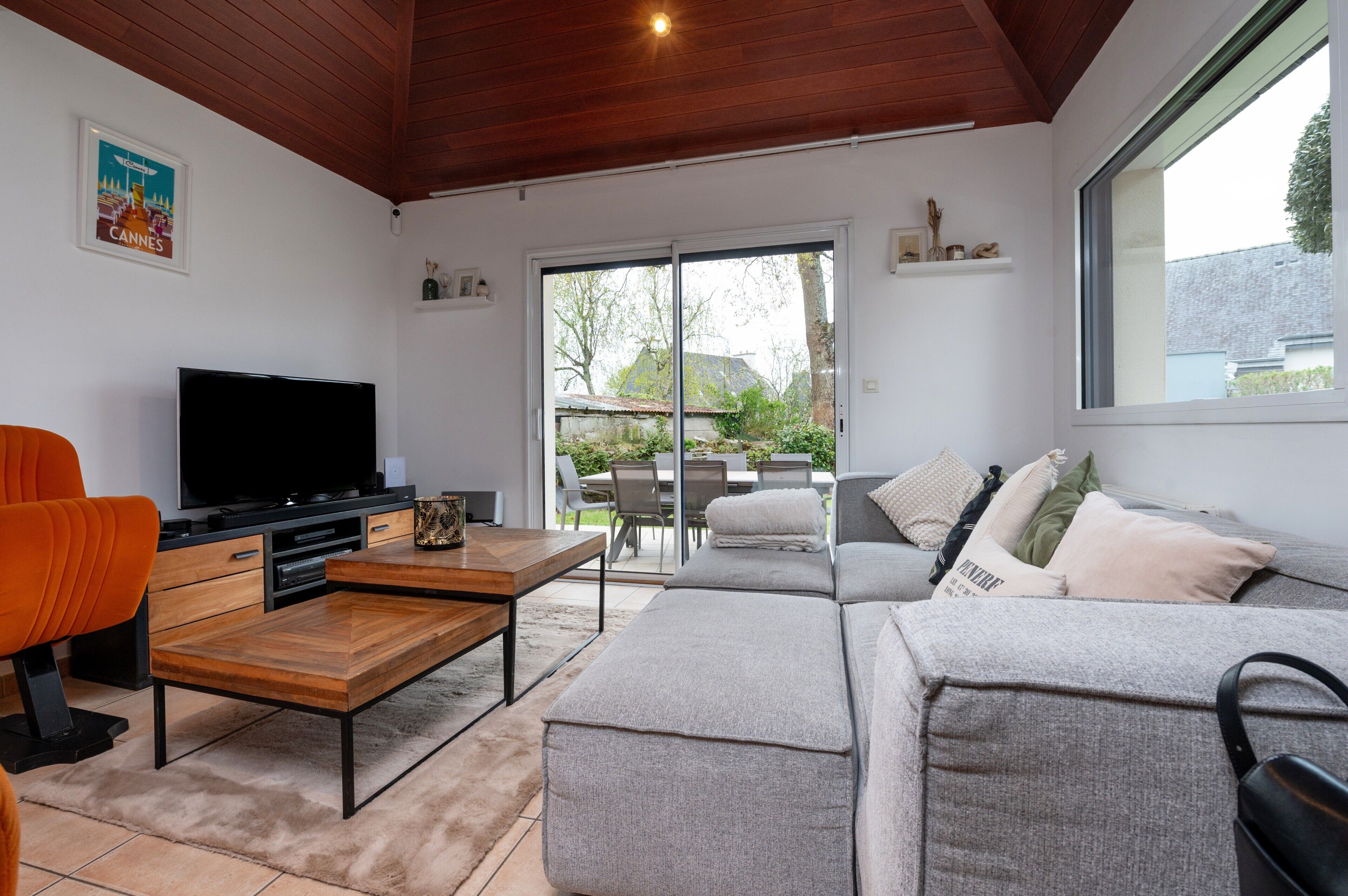 Télévision, table de tennis de table