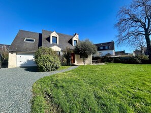 Exterior - Holiday Home 'Maison Ker Galeret' with Terrace, Garden and Wi-Fi (Sarzeau)