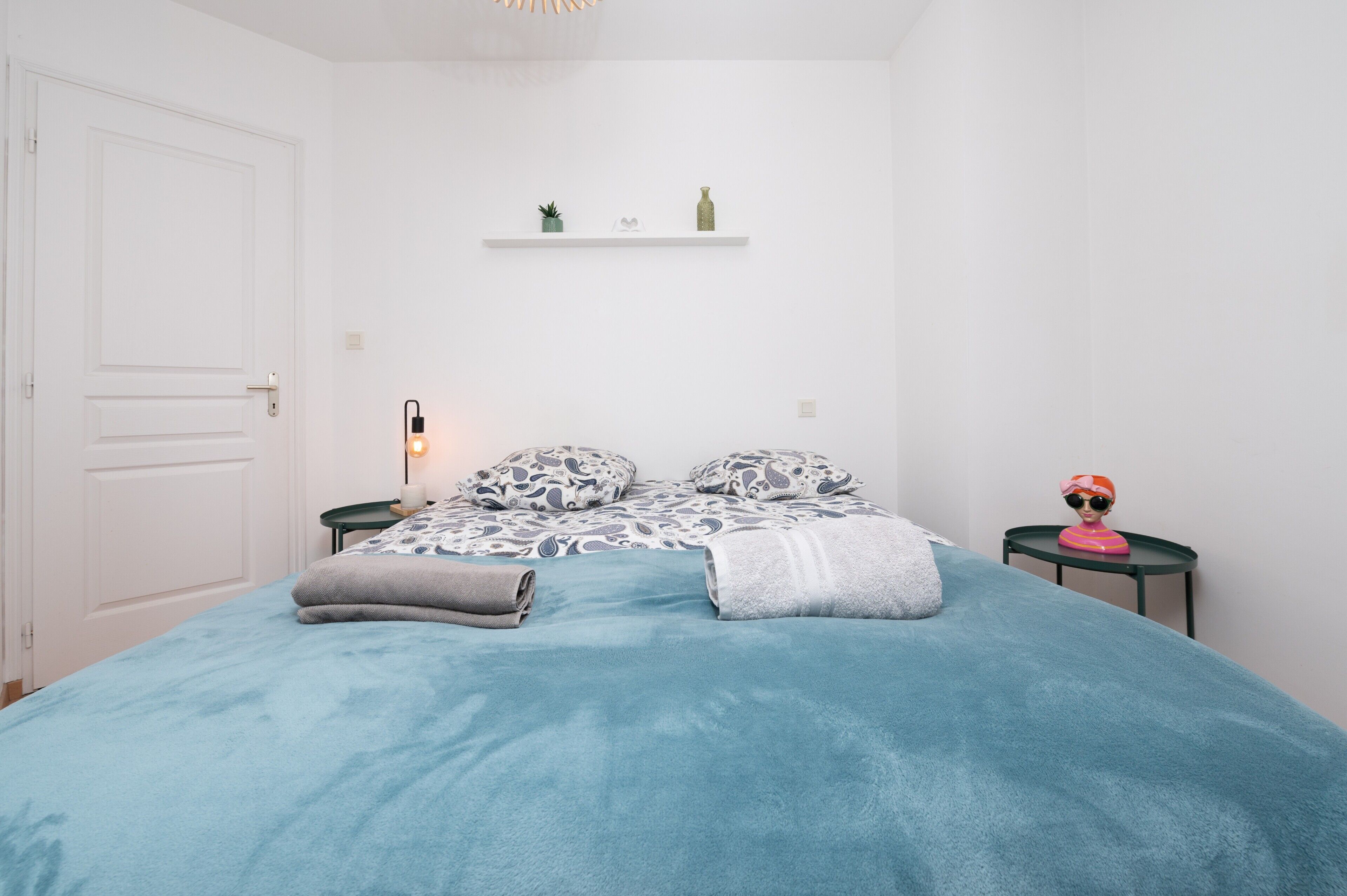 4 habitaciones, tabla de planchar con plancha y wifi 