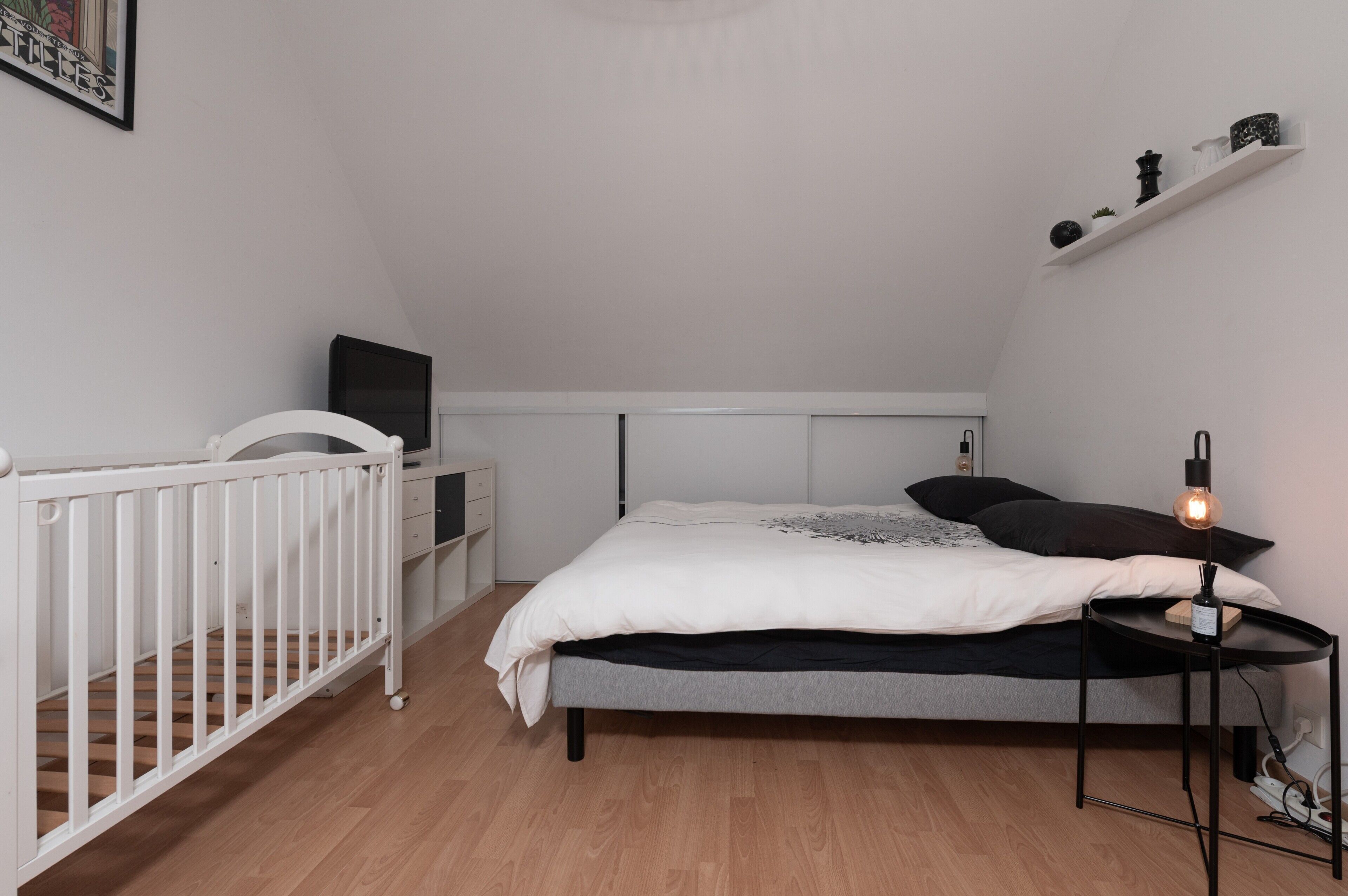 Een strijkplank/strijkijzer, wifi