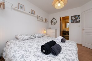 Tabla de planchar con plancha y wifi 