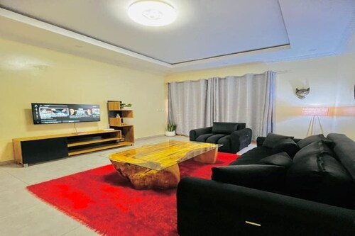 Artisanal Kigali Escape. Fast Wi-Fi & Quick Airport Access