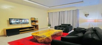 Artisanal Kigali Escape. Fast Wi-Fi & Quick Airport Access