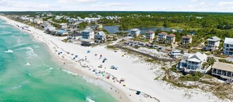 "Easy Breezy" New Reno, Beach Access, Golf Cart, Comm Pool & Dock, Lake Views