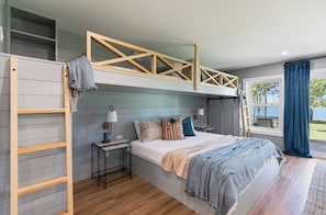 4 bedrooms, iron/ironing board, free WiFi, bed sheets