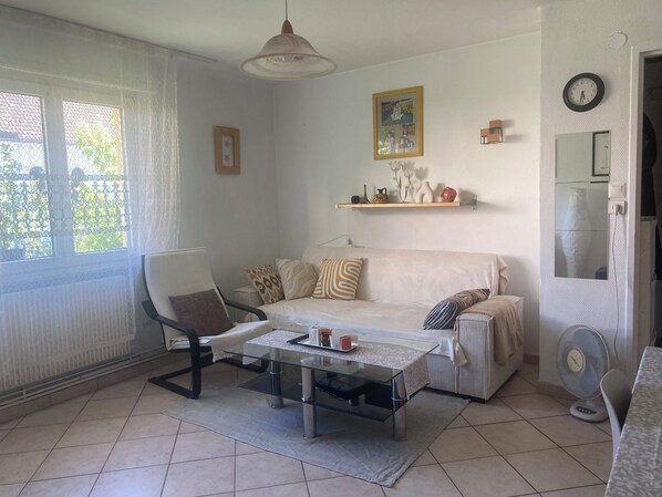 Luokittelematon kuva, 1 kautta 8, painike