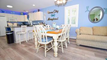 House, 3 Bedrooms | Dining