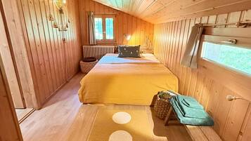 4 Schlafzimmer, Schreibtisch, Reisekinderbett, kostenloses WLAN