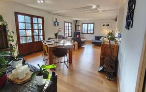 Unclassified image, 3 of 24, button - Vrbo Property (Passy)