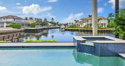 Peaceful on canal 3-bedroom house with pool and dock in Marco Island