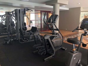 Fitness facility - Pool Sauna Gym Walk to CBD (Surry Hills)