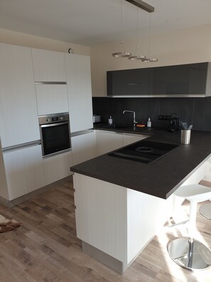 Private kitchen - Large 2-bedroom apartment: l'Écrin du verger. (Baldersheim)