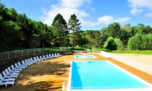 Pool - Cottage in Coly With Private Lake Access (La Cassagne)