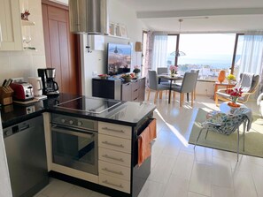 Fridge, microwave, oven, dishwasher - Las Mimosas 7B Capistrano Village in Nerja (Nerja)