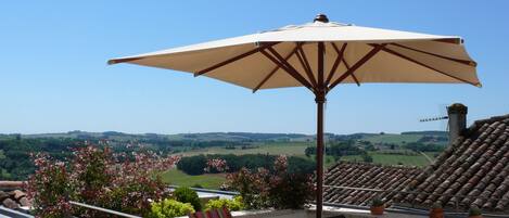 屋外ダイニングエリア