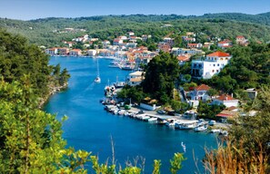 Marina - Harbourfront Suite with Roof Terrace & Views in Central Gaios (Paxos)