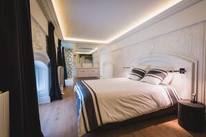 5 chambres, fer et planche à repasser, Wi-Fi, draps fournis