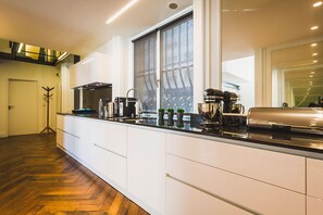 Fridge, microwave, oven, dishwasher - LOFT · KEYWEEK contemporary Loft style Apartment in Biarritz City center (Biarritz)
