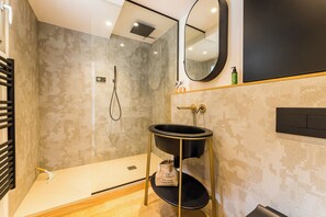 Shower, hair dryer, towels - SWELL - Apartment first line sea view, terrace with ocean view, parking (Biarritz)