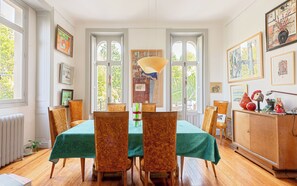 Dining - La Borie House in Biarritz with swimming pool and large garden. (Biarritz)