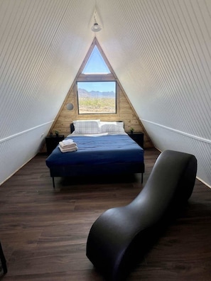 1 bedroom, bed sheets