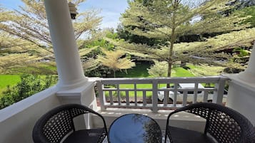 Talo, 5 makuuhuonetta, tupakointi sallittu, näköala puutarhaan | Ulkoalueet